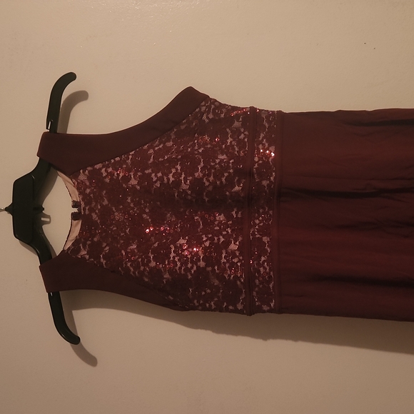 Long Maroon Dress Homecoming/Prom - Picture 3 of 6